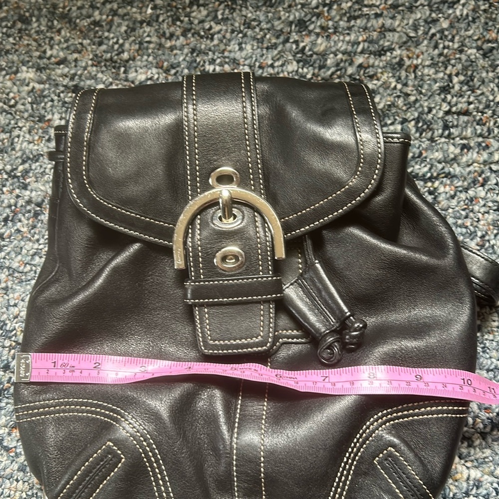 REDUCED!!Pre-Owned authentic leather coach backpack - Picture 10 of 11